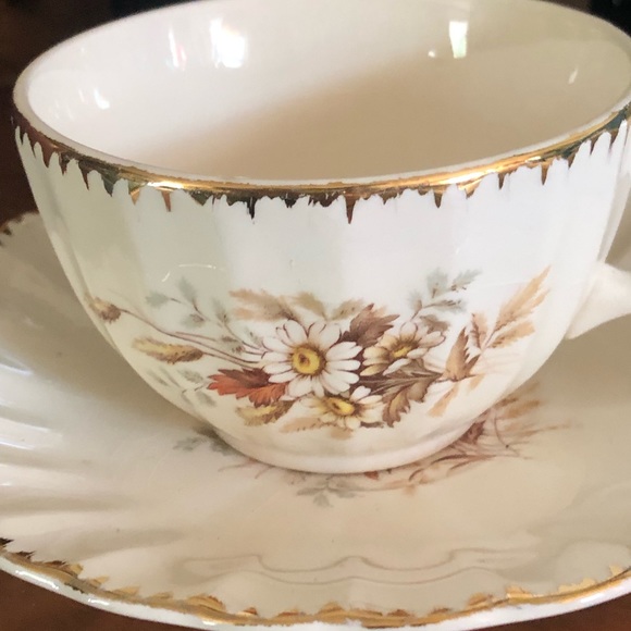 Vintage Teacup & Saucer - Picture 3 of 4